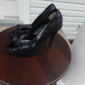 Peep Toe Pump